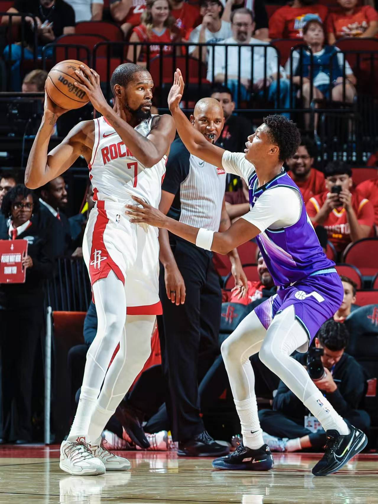 NBA常规赛火箭主场135-112大胜奇才杜兰特23分申京16+13的简单介绍 第2张 NBA常规赛火箭主场135-112大胜奇才杜兰特23分申京16+13的简单介绍 第2张