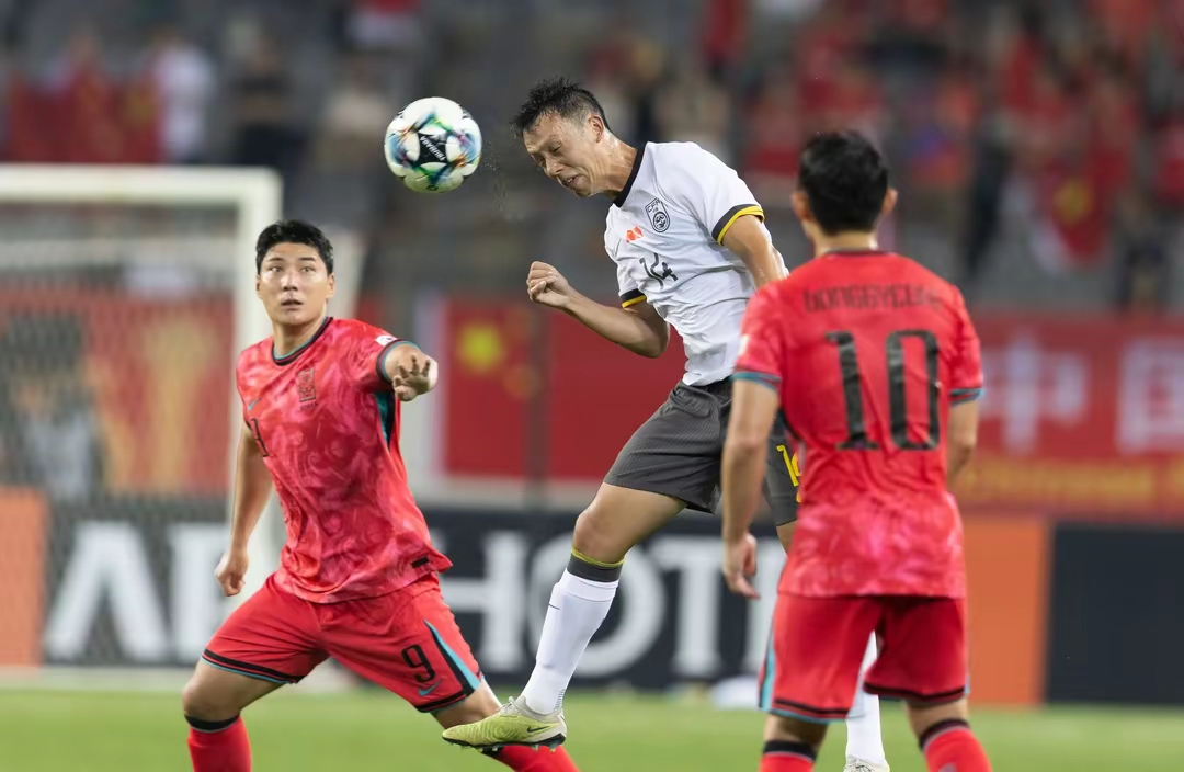 国足1-0中国香港获东亚杯季军黄政宇破门制胜的简单介绍  第2张