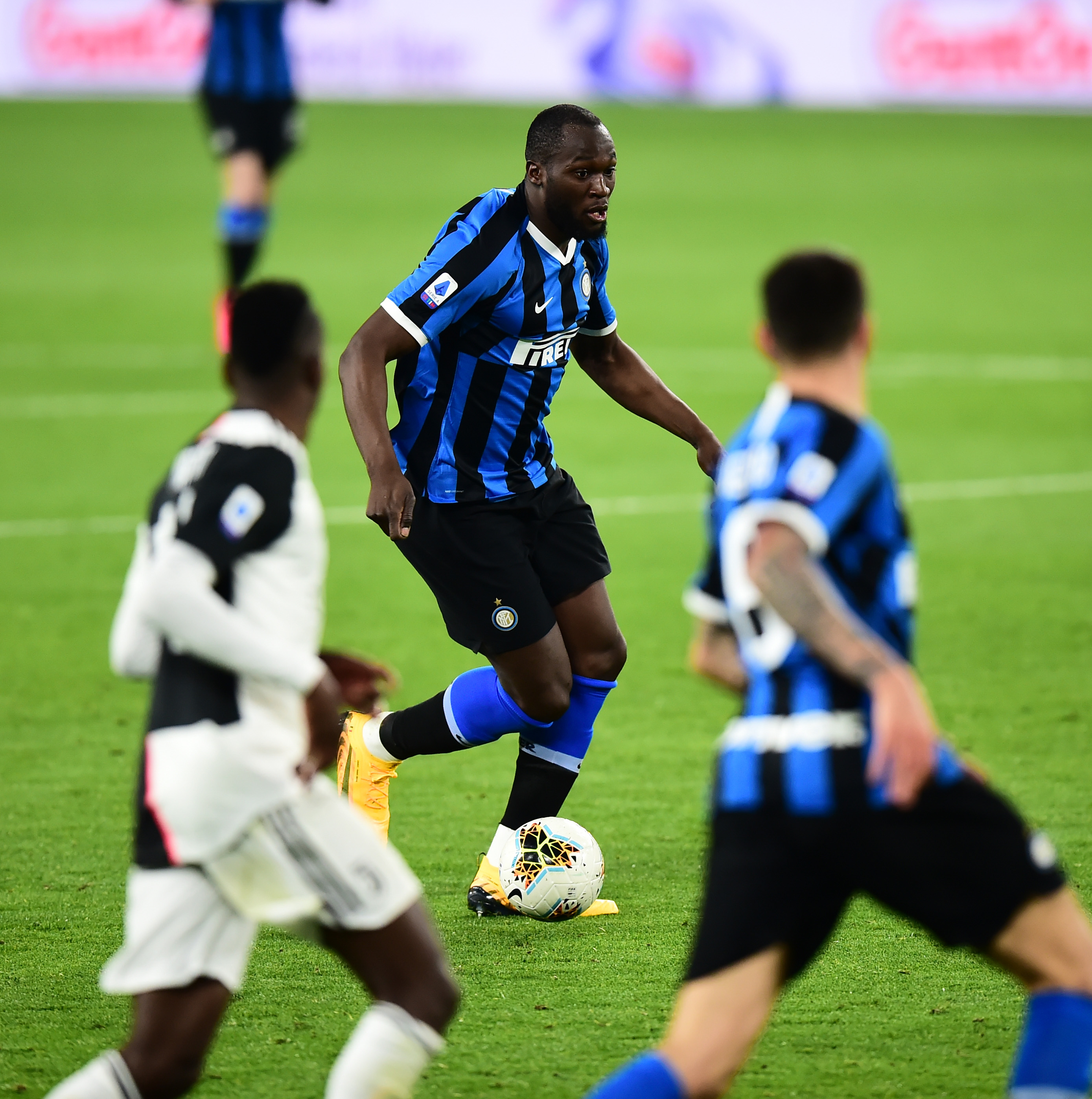 关于卢卡库左大腿肌肉严重损伤预计缺阵三个月的信息  第2张