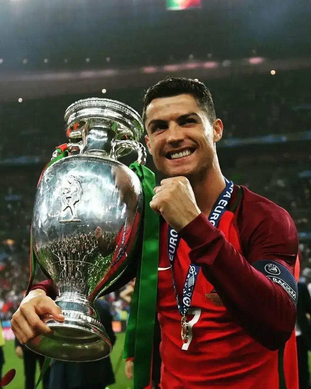 关于C罗最新德转身价1200万欧身价保持不变的信息  第2张