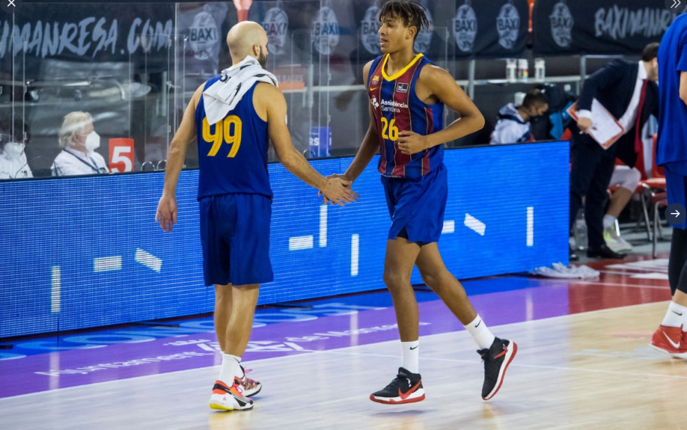 俄篮超:希姆基VS海参崴迪纳摩  第2张