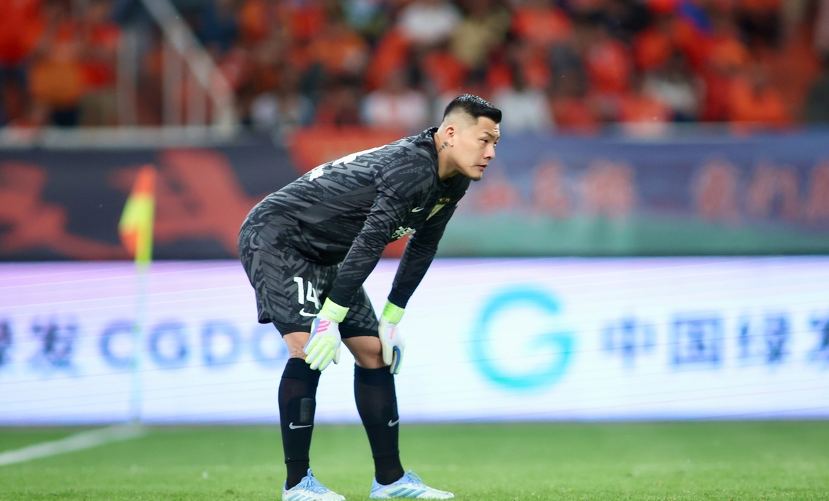 包含王大雷顶级联赛出场次数达445场追平汪嵩纪录的词条  第2张