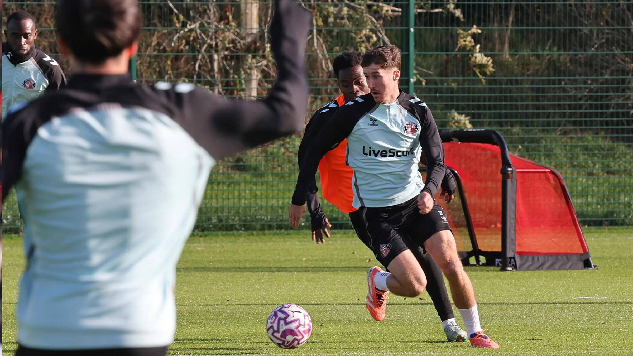 关于英超桑德兰1-1埃弗顿桑德兰升至第四的信息 第2张 关于英超桑德兰1-1埃弗顿桑德兰升至第四的信息 第2张