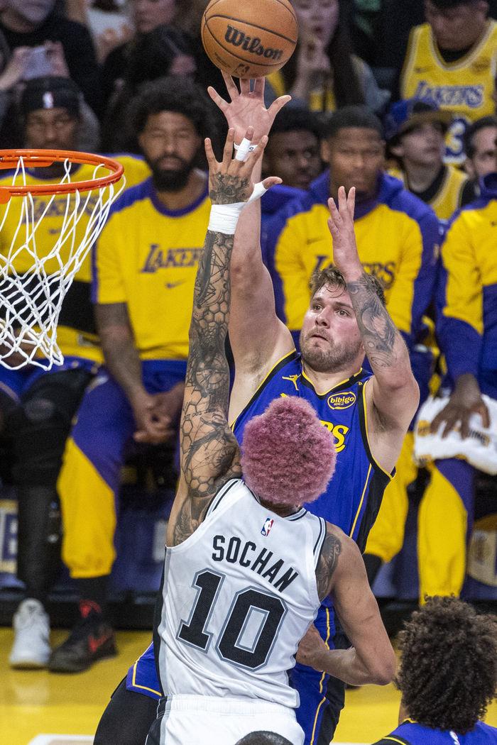 关于斯洛文尼亚男篮将战法国男篮东契奇首战未能带队取胜的信息  第1张