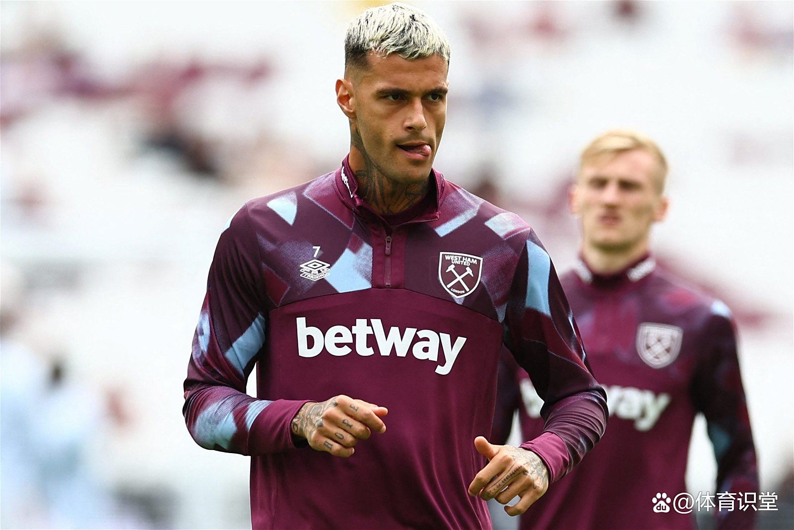 关于恩昆库目前是米兰引援首选目标多夫比克也在意向名单之中的信息  第2张