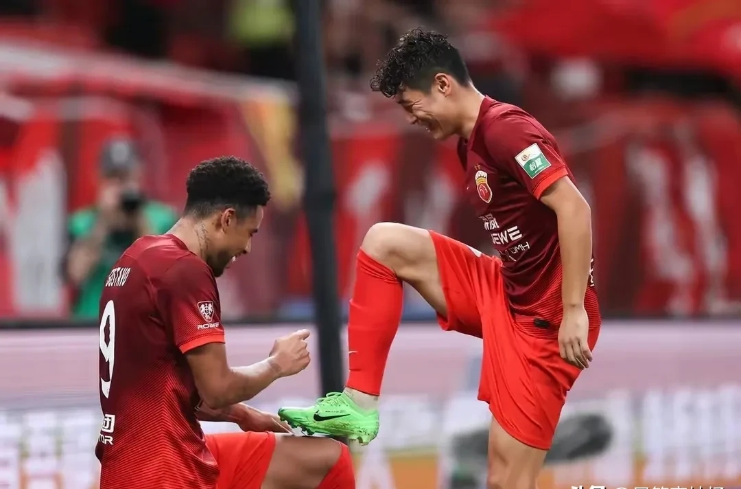 包含中超浙江队2-2上海海港加布里埃尔传射建功弗兰克头球绝平的词条