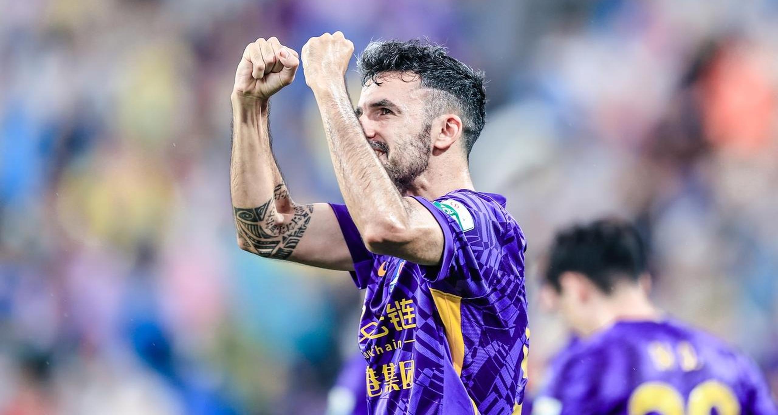 中超天津津门虎2-0大连英博王秋明传射基莱斯破门的简单介绍  第2张