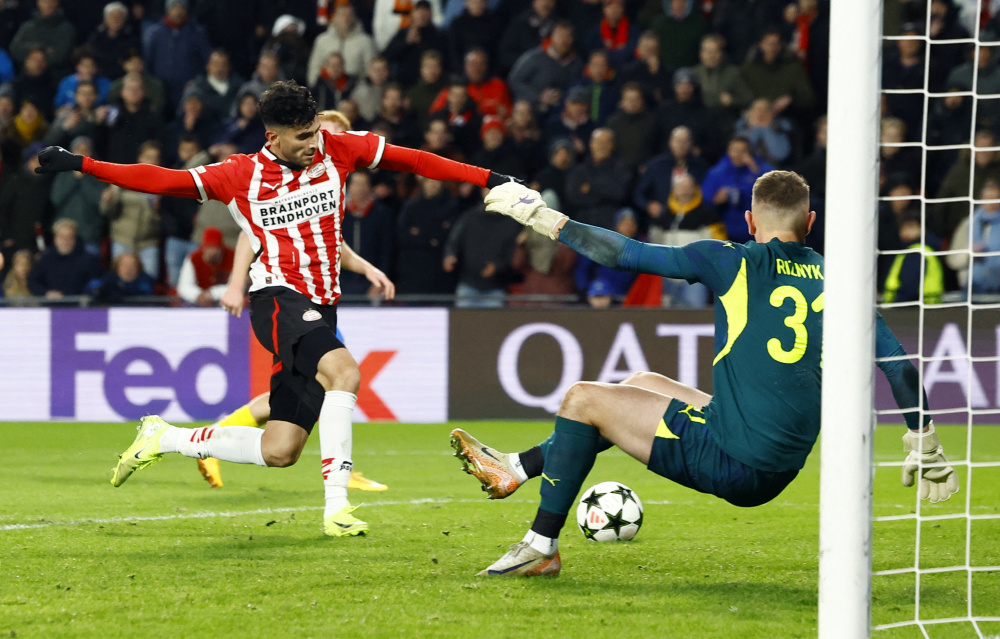 包含欧冠埃因霍温6-2那不勒斯那不勒斯遭逆转的词条