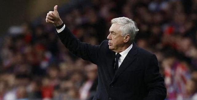 包含巴西球迷祝贺安切洛蒂生日在主场看台贴上祝福的词条  第1张