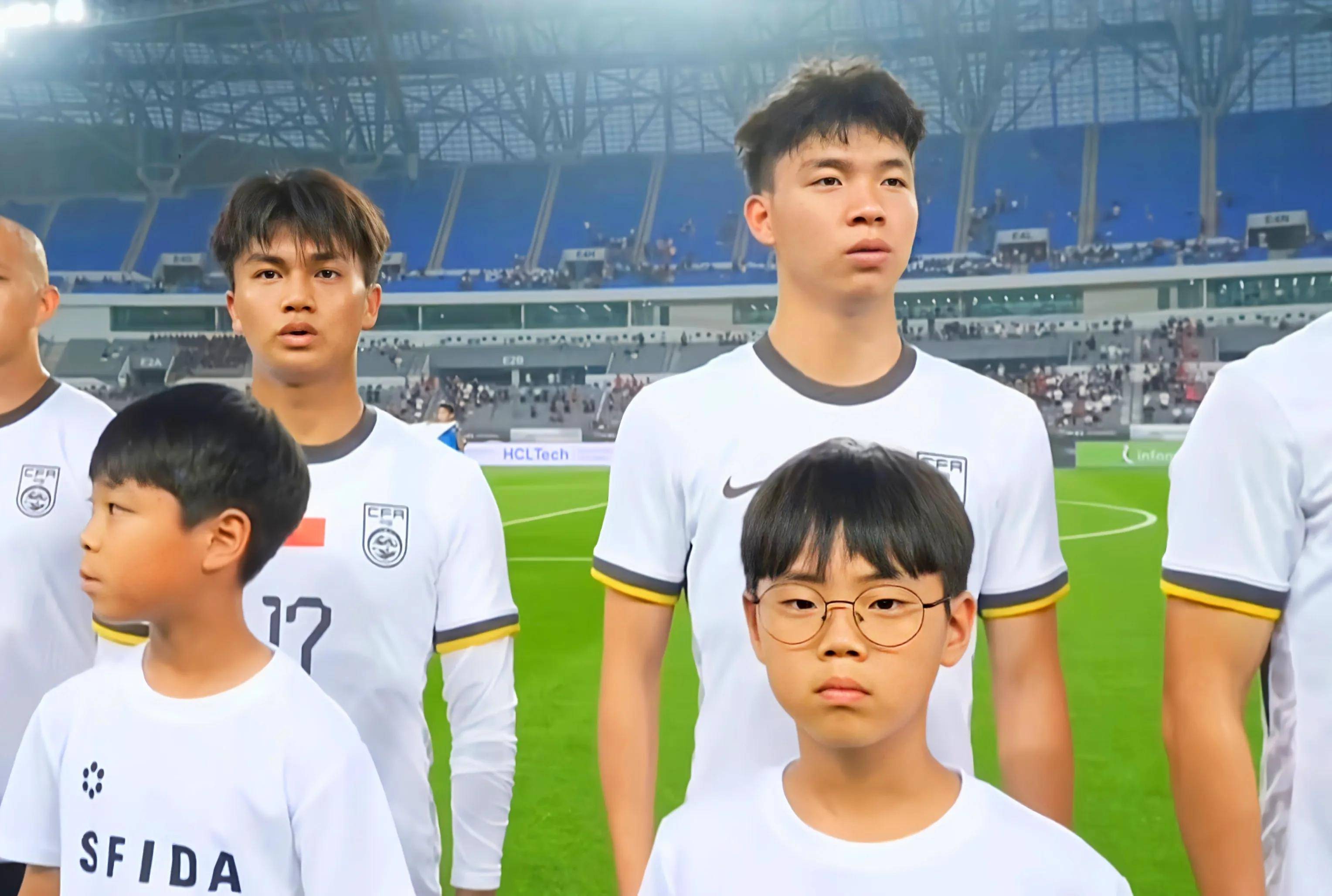 媒体评东亚杯国足首战失利国足处在重建期的简单介绍  第1张