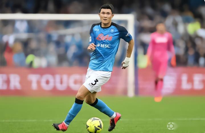 罗马诺：拜仁有意引进维加取代或将离队的金玟哉的简单介绍  第1张