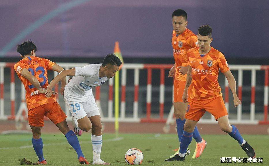 郑铮累计4黄无缘中超京鲁大战下一轮停赛的简单介绍  第1张