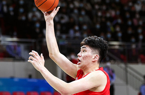 余嘉豪季前赛3连败第三场砍下10分4板 第1张 余嘉豪季前赛3连败第三场砍下10分4板 第1张