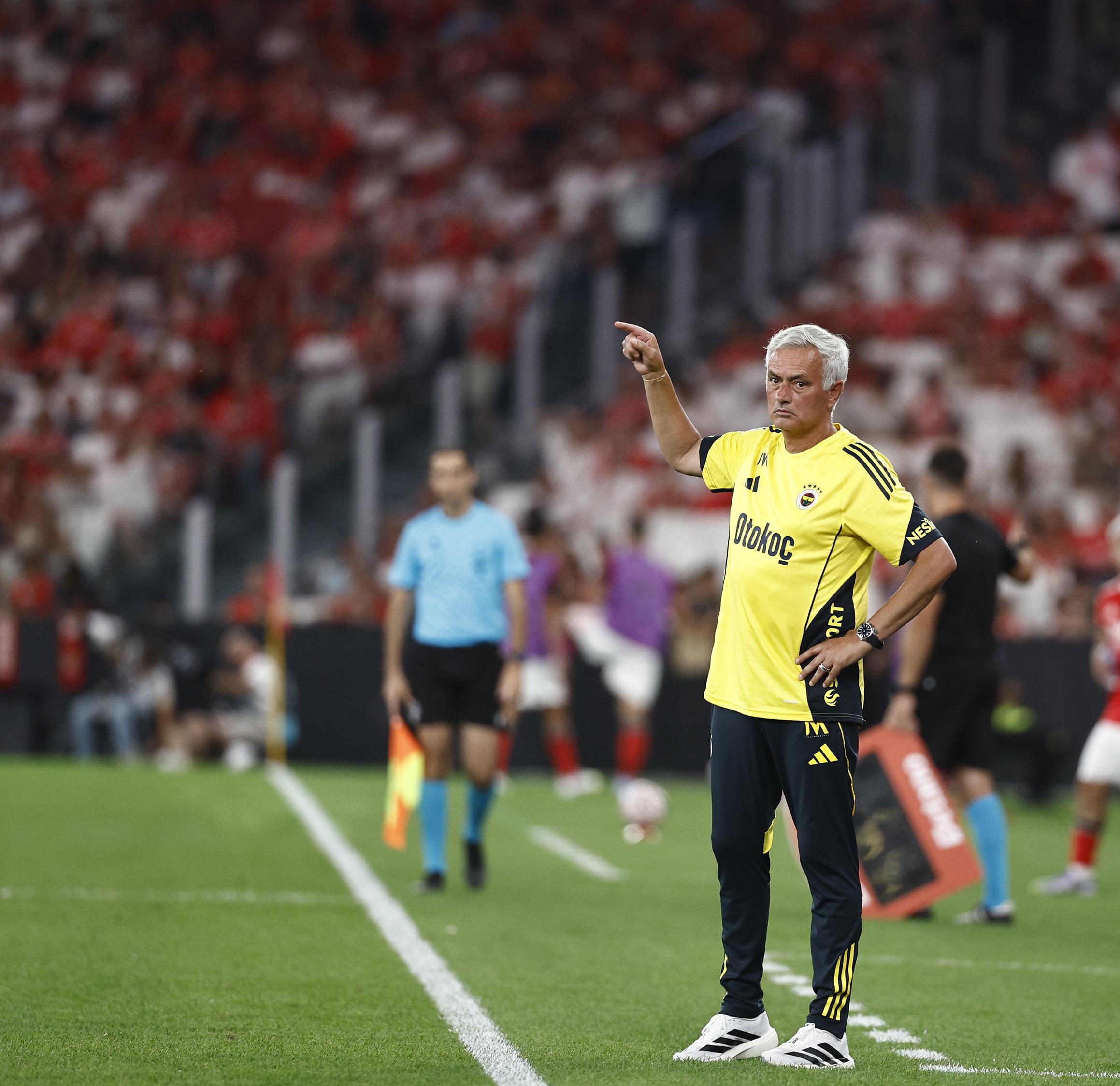 巴黎后卫贝拉尔多寻求离队本赛季缺少出场时间的简单介绍  第1张