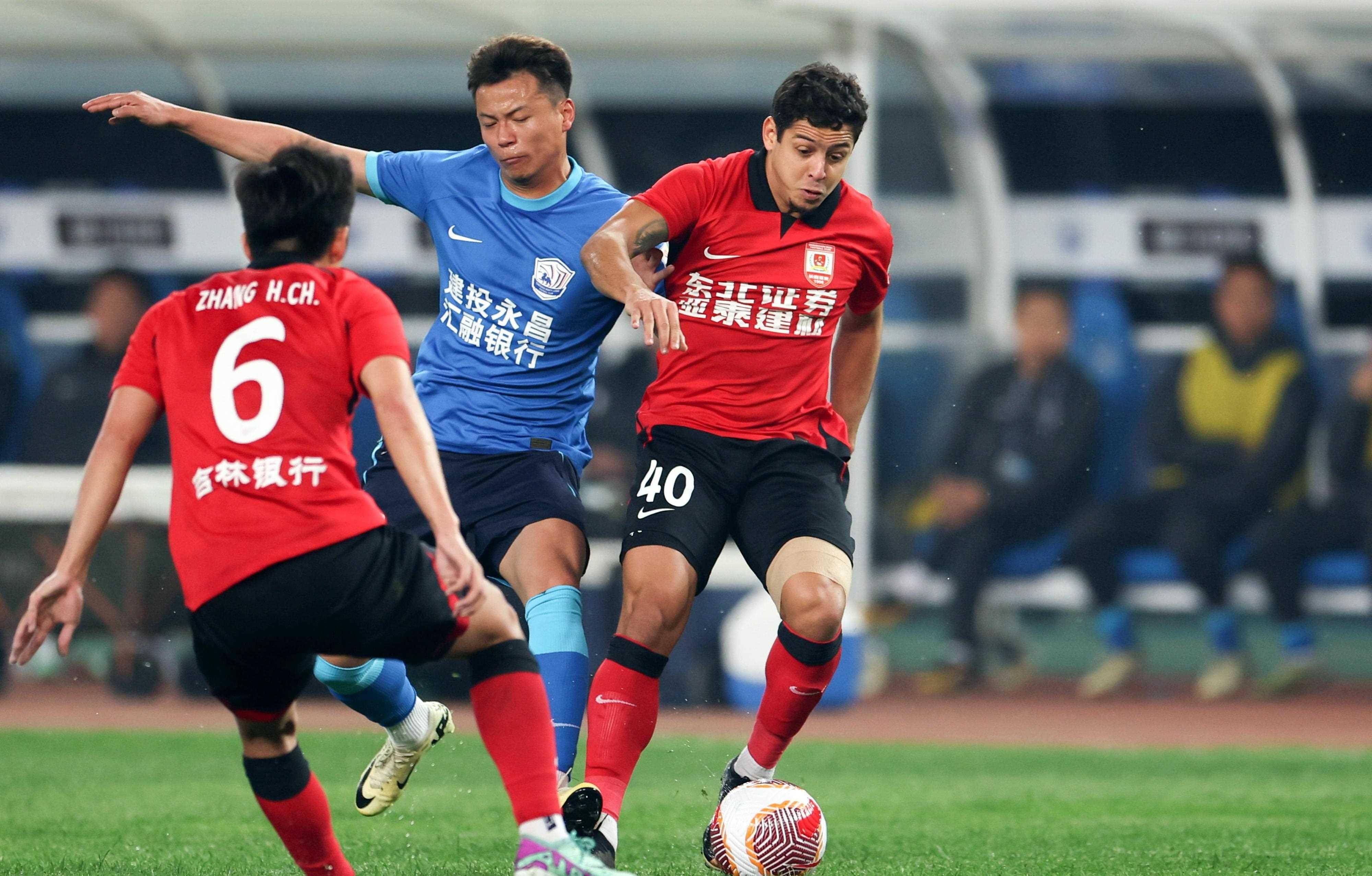 中超:青岛西海岸VS长春亚泰的简单介绍 第1张 中超:青岛西海岸VS长春亚泰的简单介绍 第1张