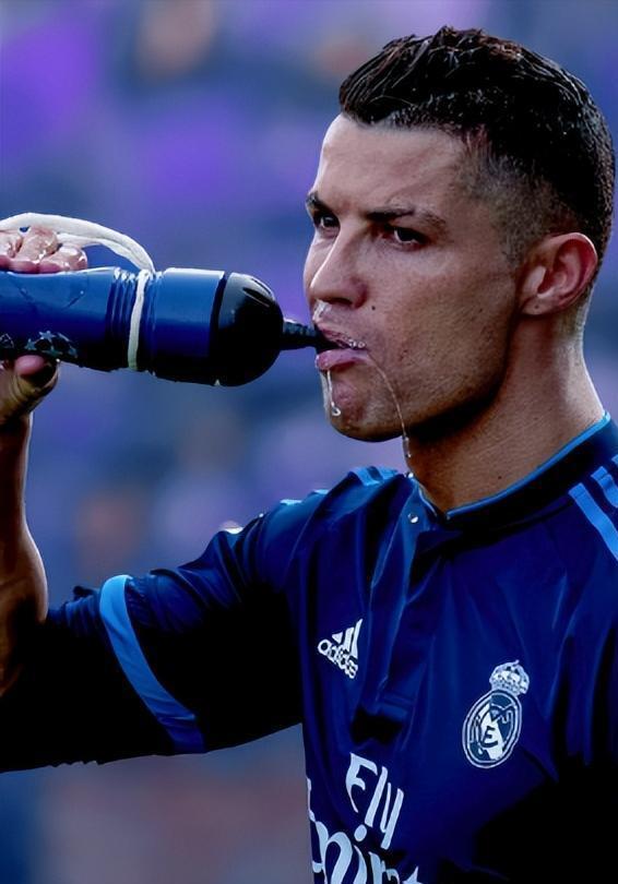 C罗称世界杯后举行婚礼选择在更私密的环境下进行的简单介绍 第1张 C罗称世界杯后举行婚礼选择在更私密的环境下进行的简单介绍 第1张