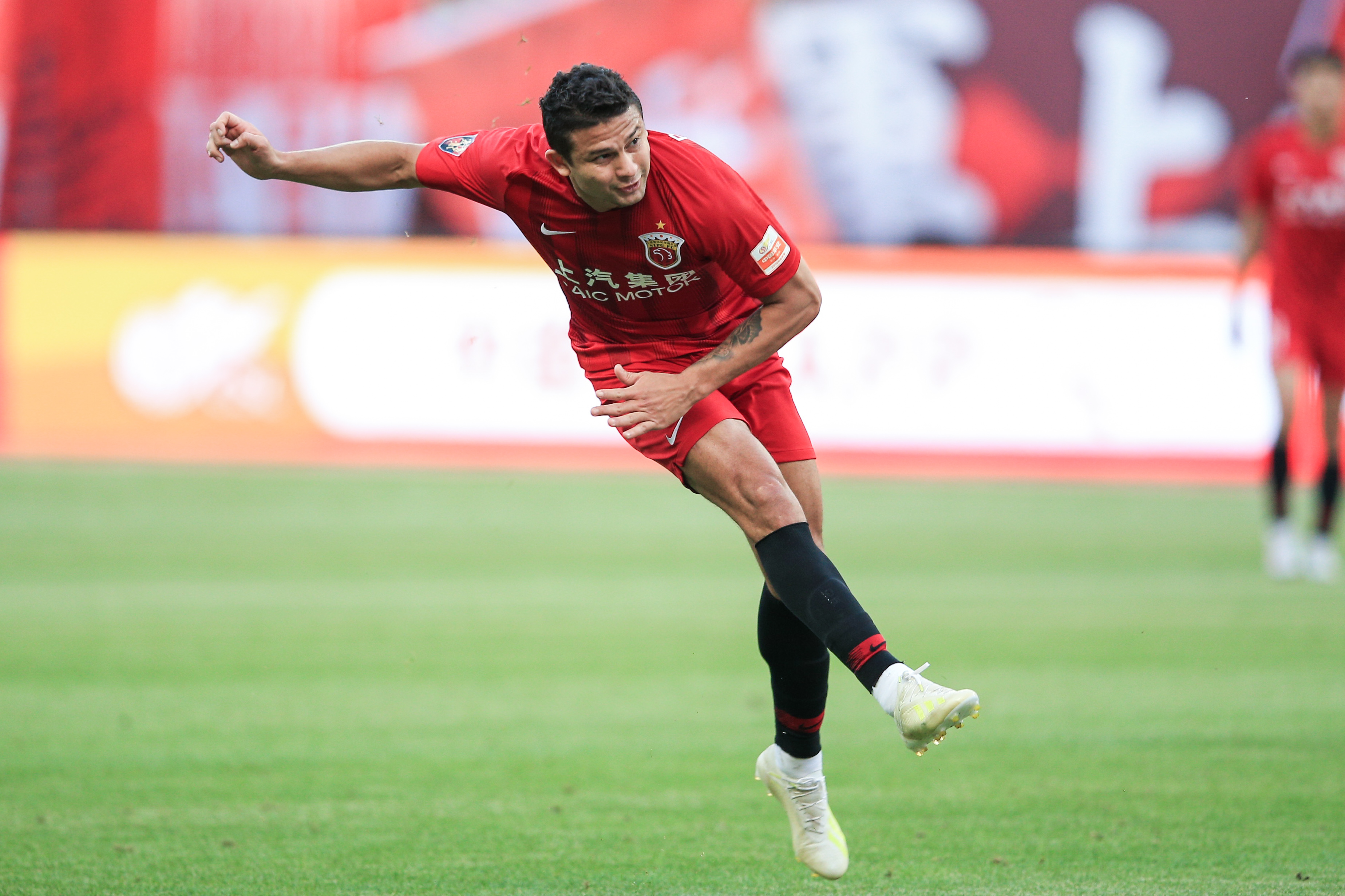 32岁中超队主力遭车祸头部骨折无生命危险的简单介绍  第1张