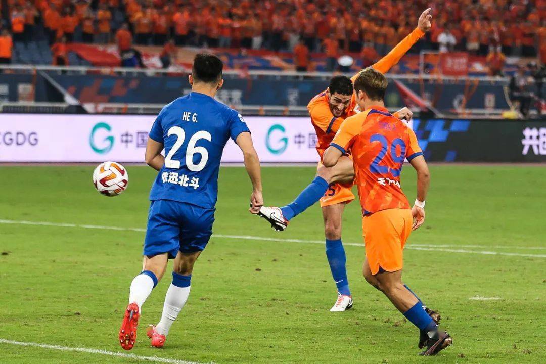 关于泰山队对阵武汉三镇球票开售最低价位80元的信息  第2张