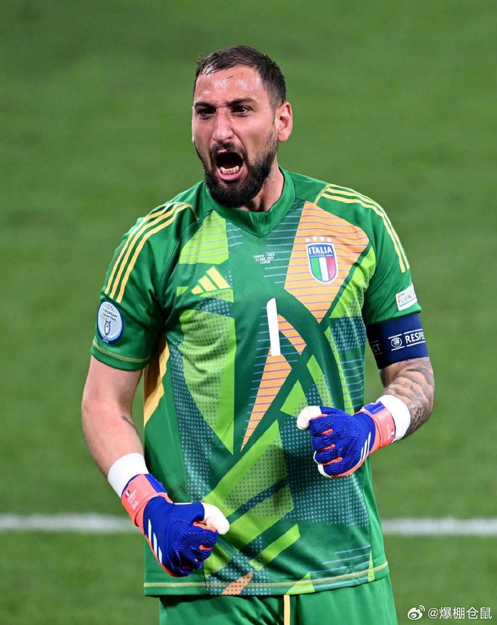 关于多纳鲁马经纪人指责巴黎毁约四年付出被无视对球员毫无尊重的信息