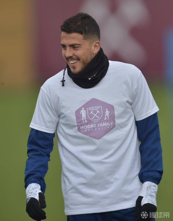 西汉姆联不再续约安东尼奥十年铁锤帮生涯落幕的简单介绍  第1张