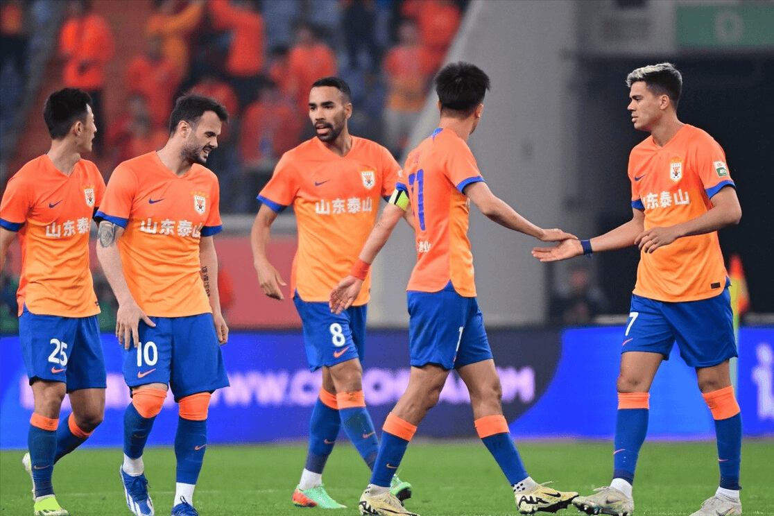 关于山东泰山将迎战上海海港他们绝对是任何争冠对手的“拦路虎”的信息  第1张