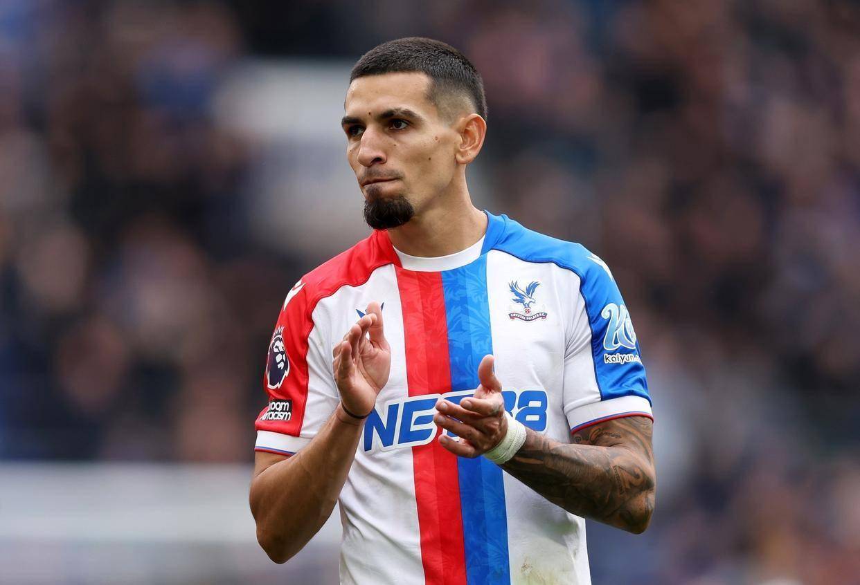 穆尼奥斯回应转会传闻承认为欧洲豪门效力是梦想的简单介绍 第1张 穆尼奥斯回应转会传闻承认为欧洲豪门效力是梦想的简单介绍 第1张