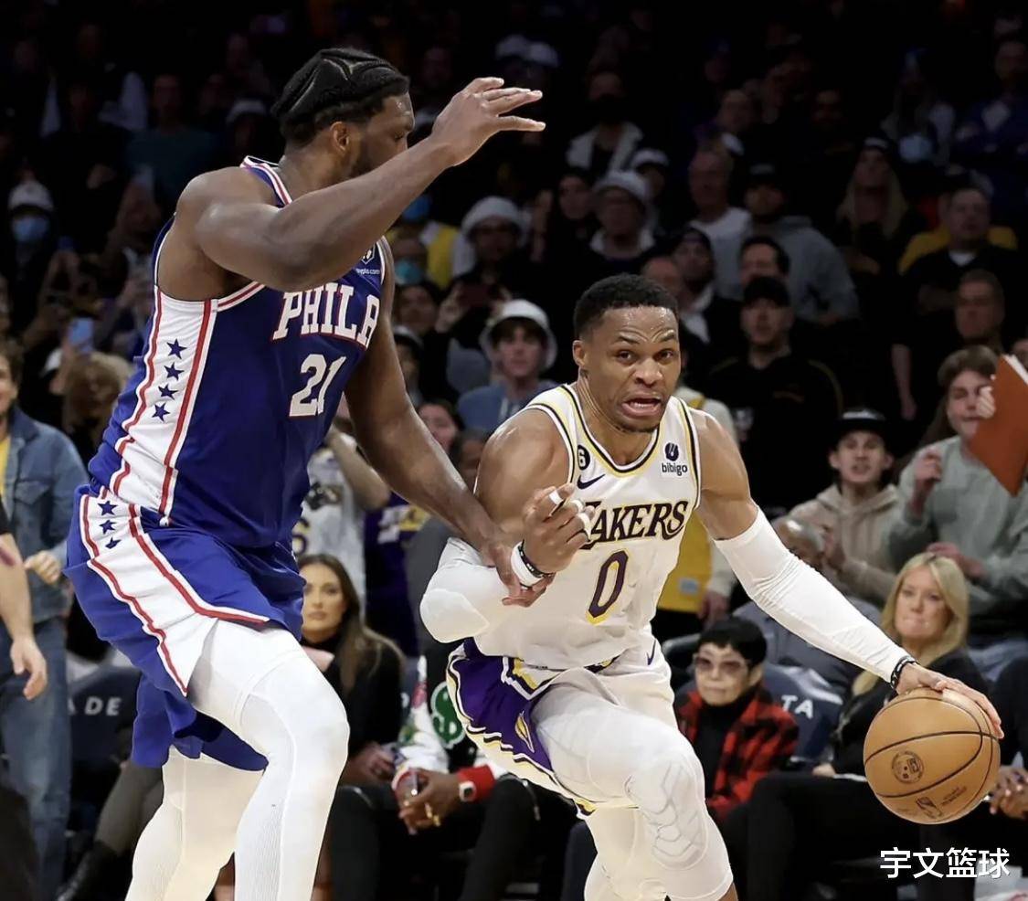 关于皇萨赛后裁判报告：卢宁红牌皇马巴萨赛后爆发冲突的信息